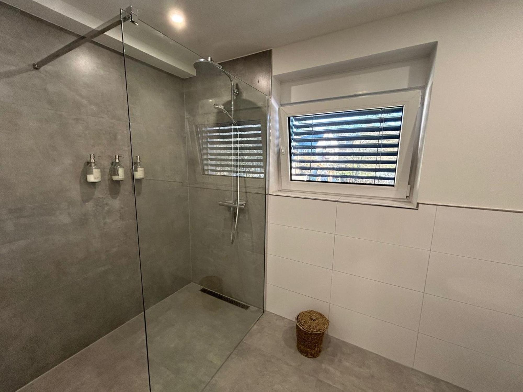 The Forest Retreat- Luxurioese Ferienwohnung Mit Privater Sauna 韦默尔斯基兴 外观 照片